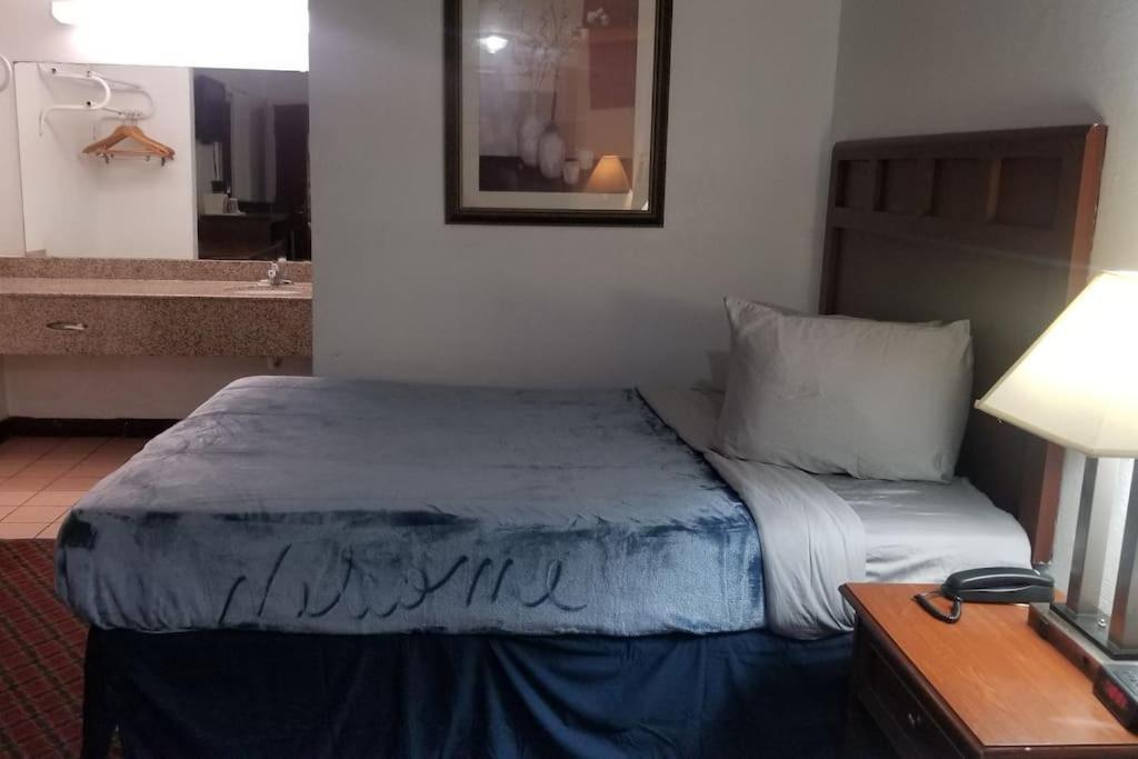 Hotel 2 Queen Beds Hotel Room 237 Booking Stillwater Εξωτερικό φωτογραφία