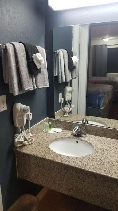 Hotel 2 Queen Beds Hotel Room 237 Booking Stillwater Εξωτερικό φωτογραφία